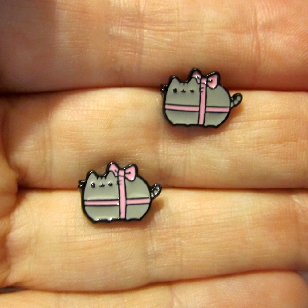 Kitty Cat Earrings in Ribbon Bow~Hypoallergenic